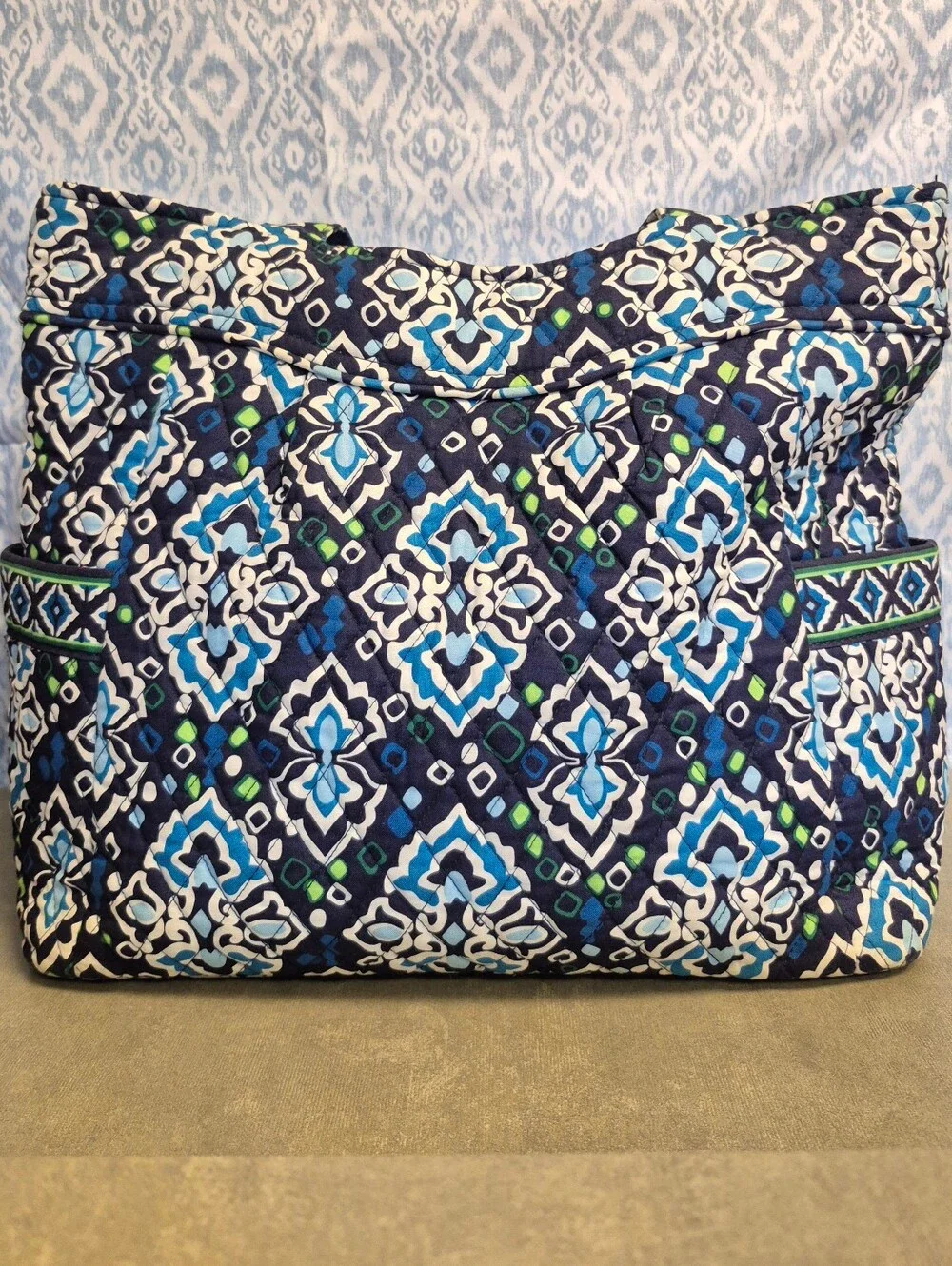 Vera Bradley Quilted Tote Bag With A Free Vera Bradley Gift (AUTHENTIC LISTING)